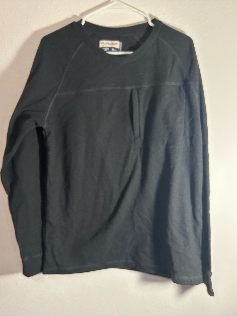 Magellan Outdoors Black Long-Sleeve Crewneck Pullover